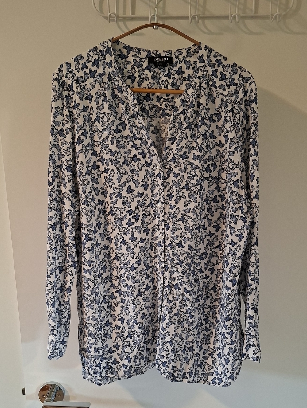 Olsen White & Blue Ditsy Butterfly Print Collarless Button-up Blouse (Size L/12)